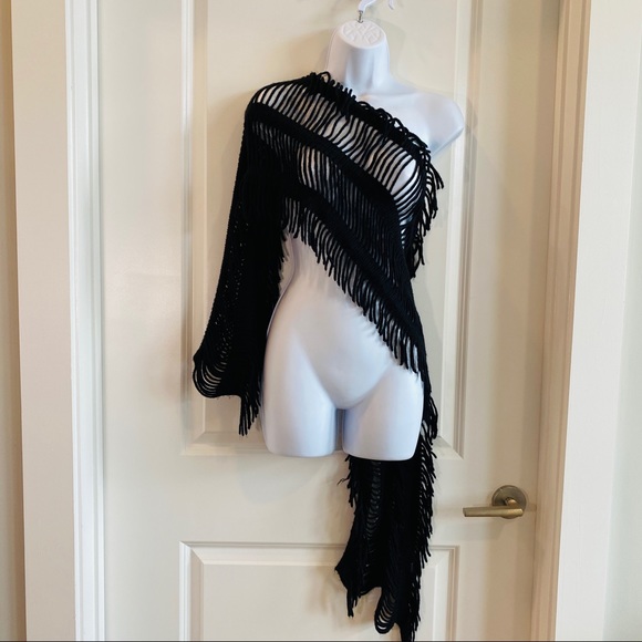 Versatile Wear Black Fringe Scarf O/S - Picture 9 of 10